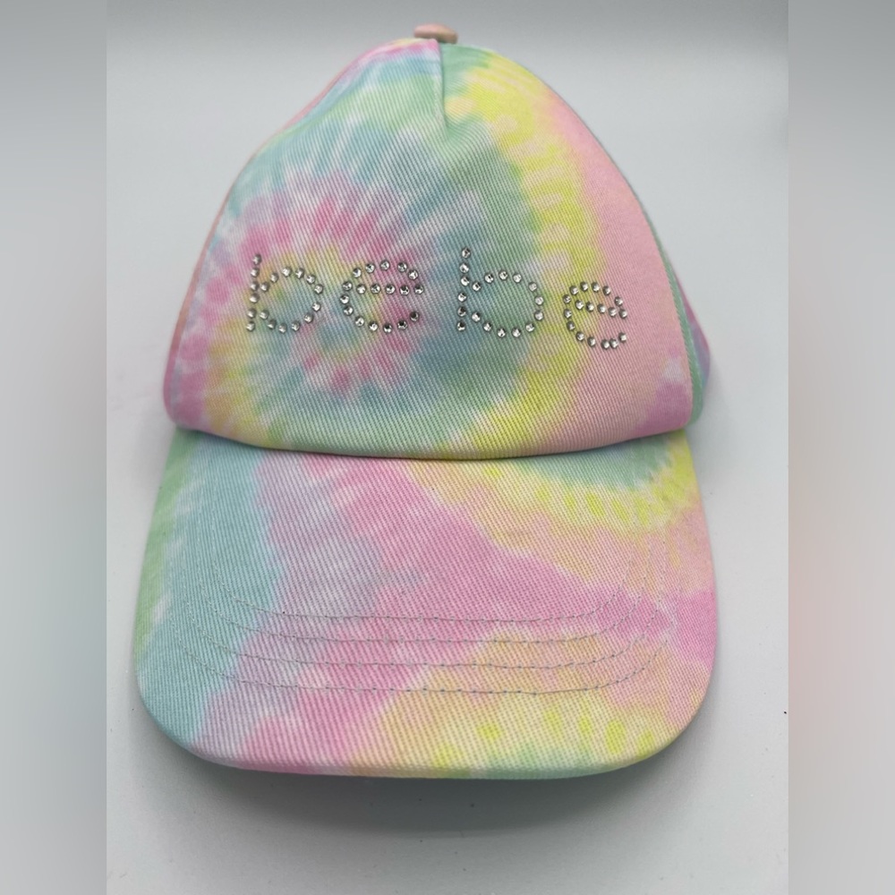 Bebe girls hat tye dye pink. 
Teenagers will fit excellent condition